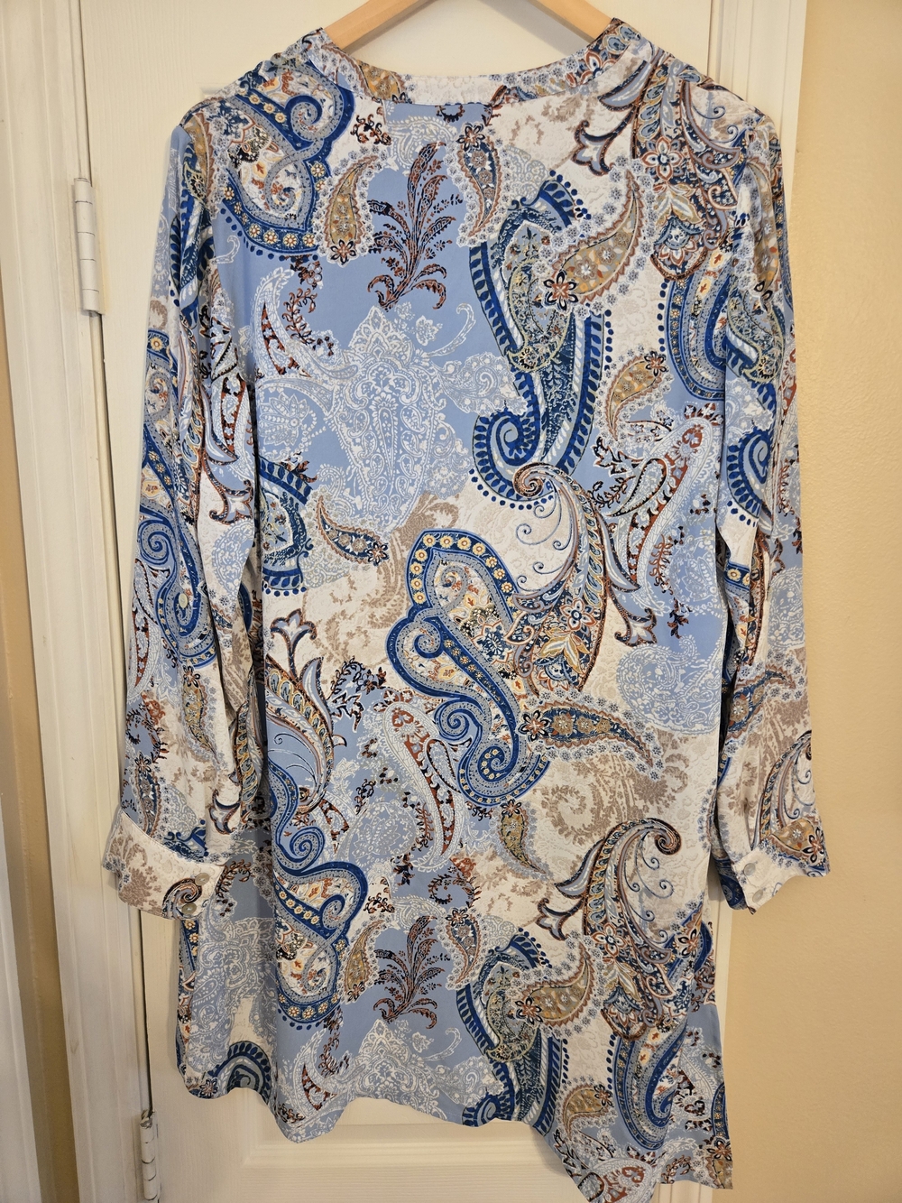 Chico's Light Blue Paisley Women's Long Tunic Top Size 1 - Picture 7 of 10
